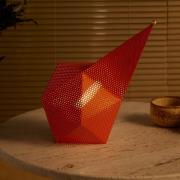 Gubi LED-bordlampe Bagdad, orange, højde 36 cm, stål