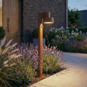 Lucande LED-vejlampe Elune, brun, med sensor, IP44, højde 77 cm