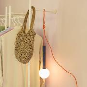 LED-væglampe Talk, blå/orange, længde 30 cm, jern/glas