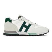 Hvide sneakers med 70ernes atletikstil