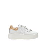 Hvide/Karamel Læder Sneakers med Guld Studs