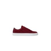 Elegant Suede Sneaker