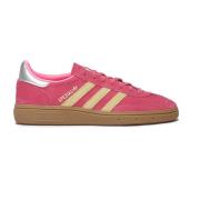 Suede Sneakers med Spezial Detaljer