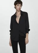 MANGO Fluid Longsleeved Shirt Kvinde Black Skjorter Str L - hos Magasi...