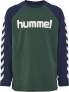 Hummel Boys Trøje 128 - T-shirts hos Magasin