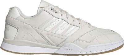 adidas A.R. Trainer sko Mand Hvid Sneakers Str 44 - Læder hos Magasin