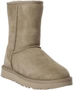 UGG W Classic Short II Kvinde Mds Vinterstøvler Str 41 - hos Magasin