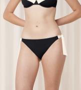 Triumph Summer Glow Tai sd Bikiniunderdele Str 44 - hos Magasin